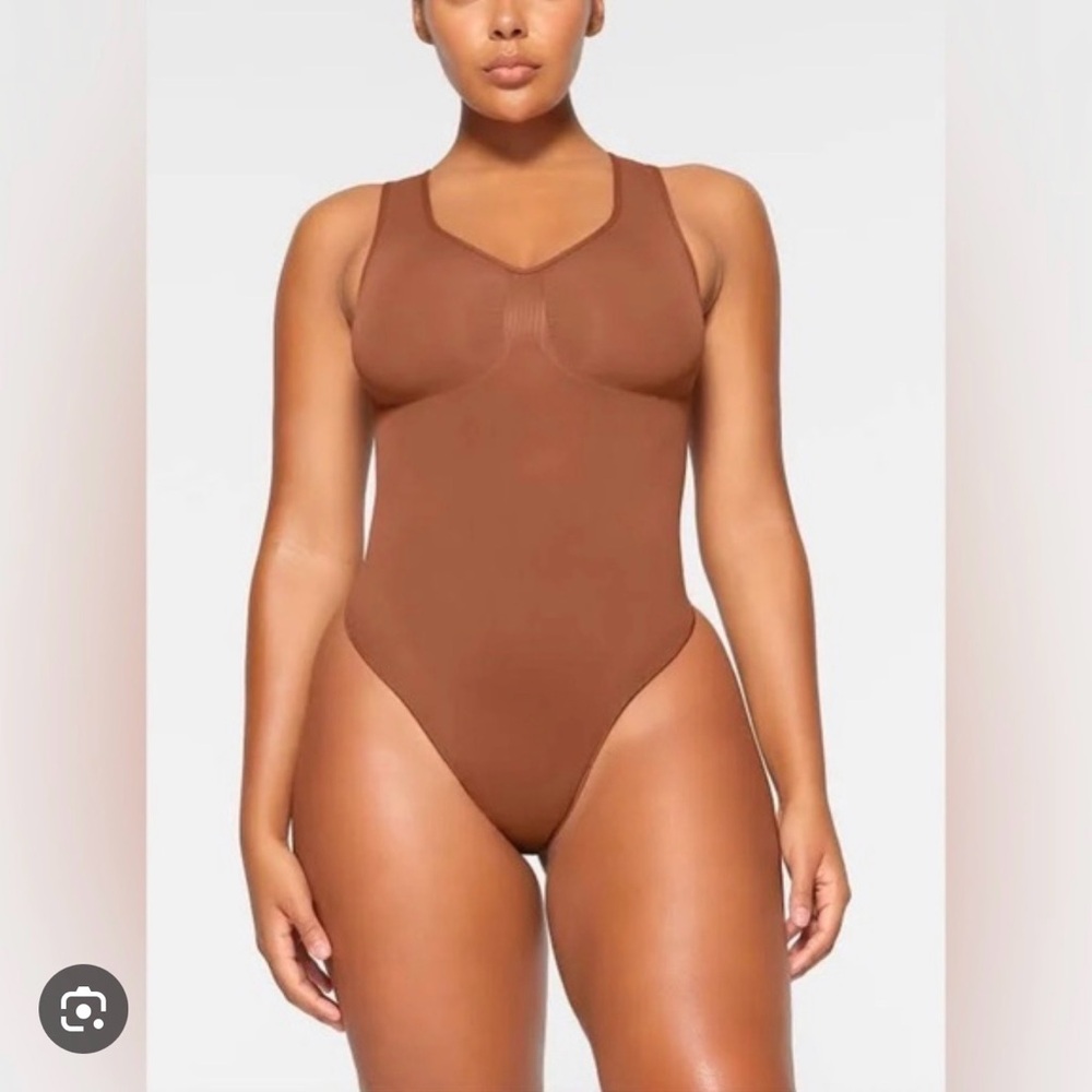 SKIMS Seamless Sculpt Scoop Neck Thong Bodysuit